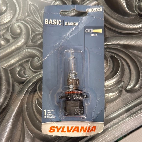 Sylvania Basic 9005XS Headlight Bulb - Picture 1 of 2